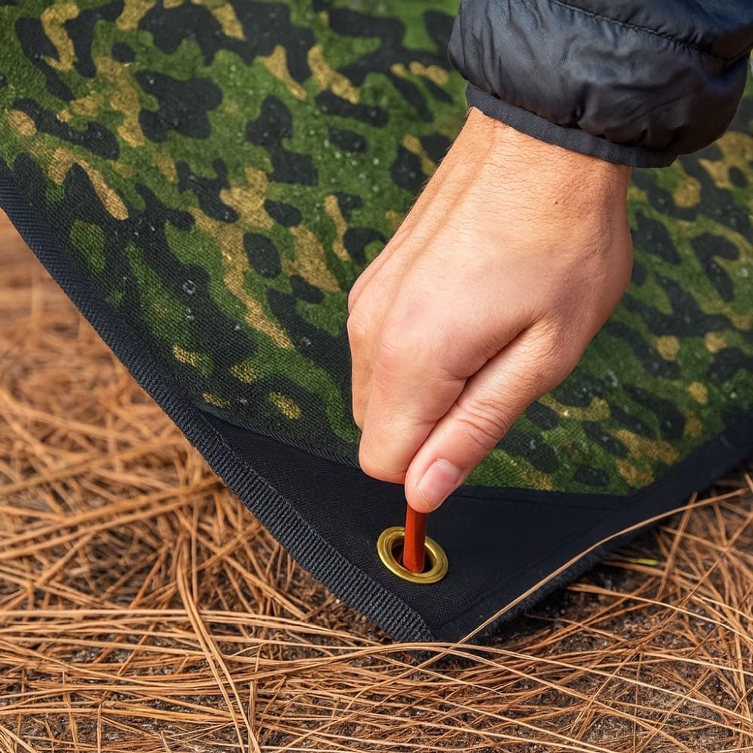 XL Insulated Reflective Survival Tarp: image 8